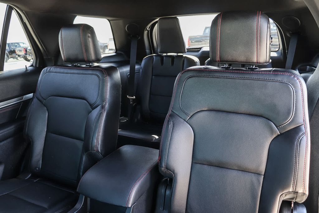 Thumbnail: 2019 Ford Explorer - 11