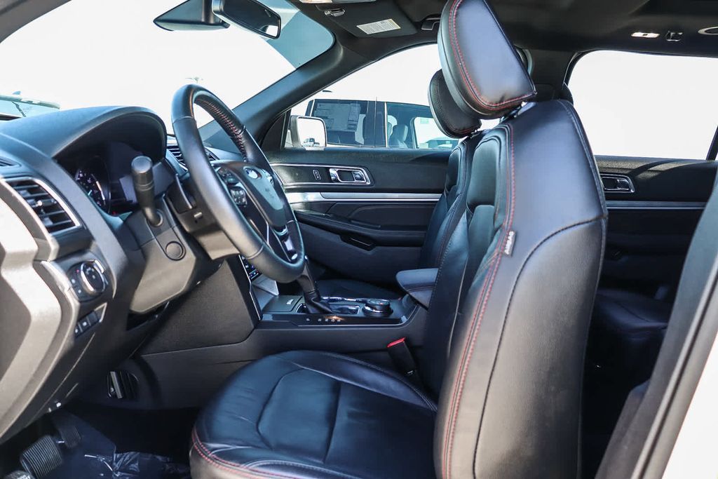Thumbnail: 2019 Ford Explorer - 10
