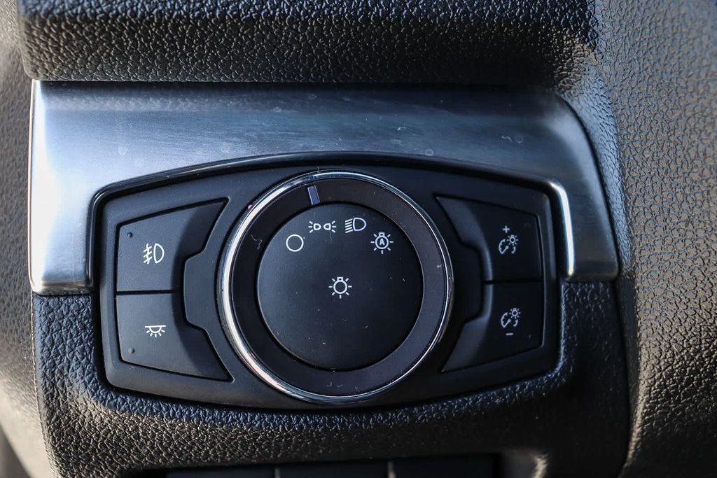 Thumbnail: 2019 Ford Explorer - 28