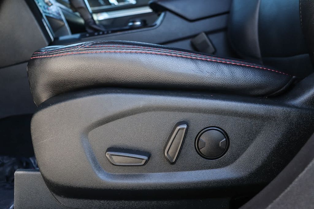 Thumbnail: 2019 Ford Explorer - 26