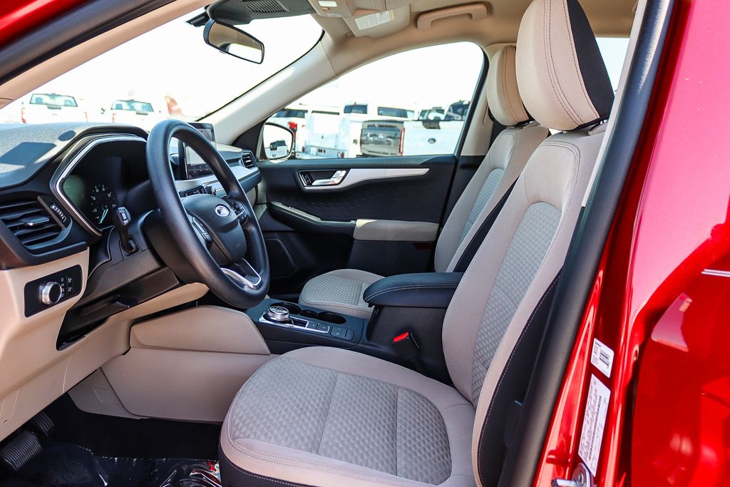Thumbnail: 2020 Ford Escape - 9