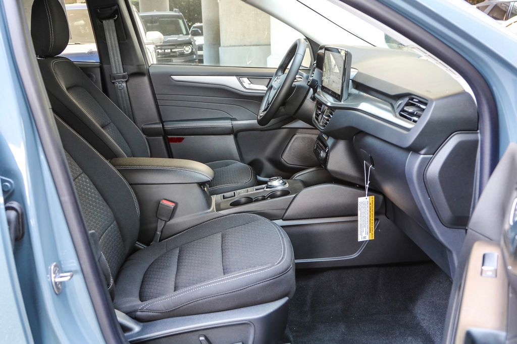 Thumbnail: 2024 Ford Escape - 10