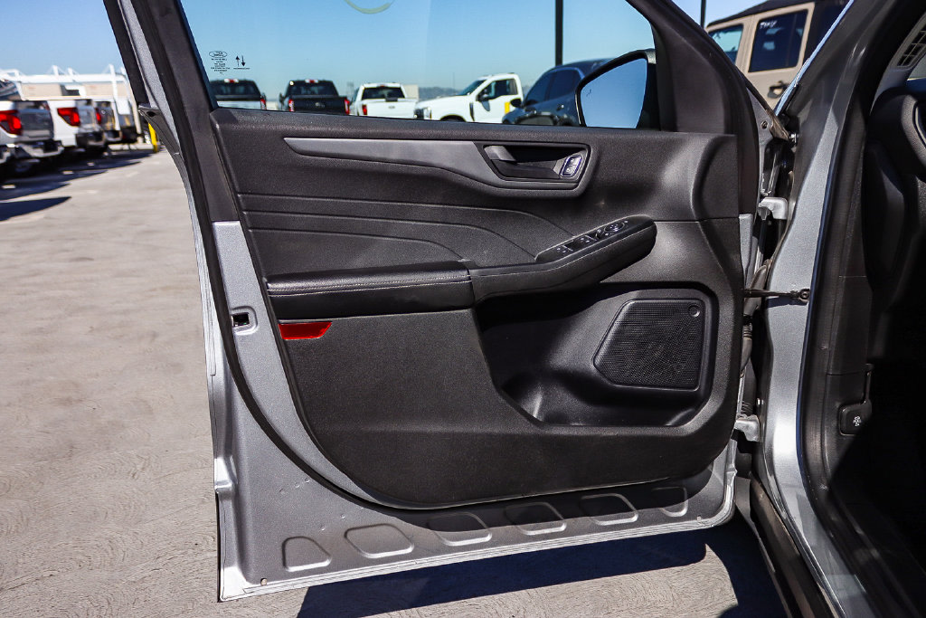 Thumbnail: 2023 Ford Escape - 20