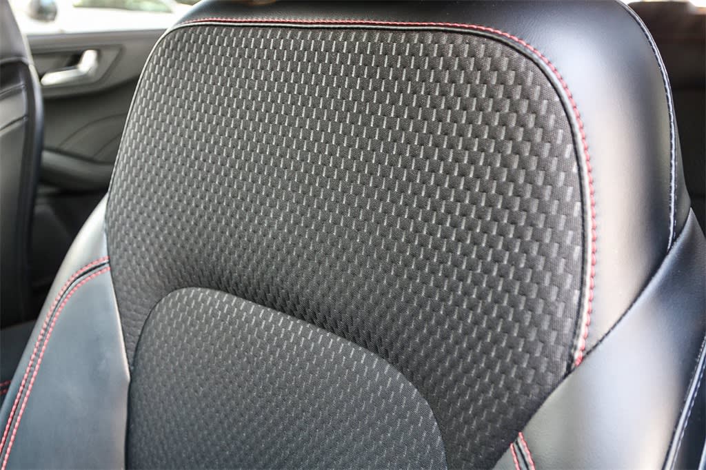 2024 Ford Escape ST-Line 26