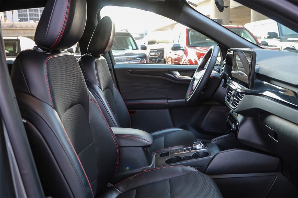 2024 Ford Escape ST-Line 10