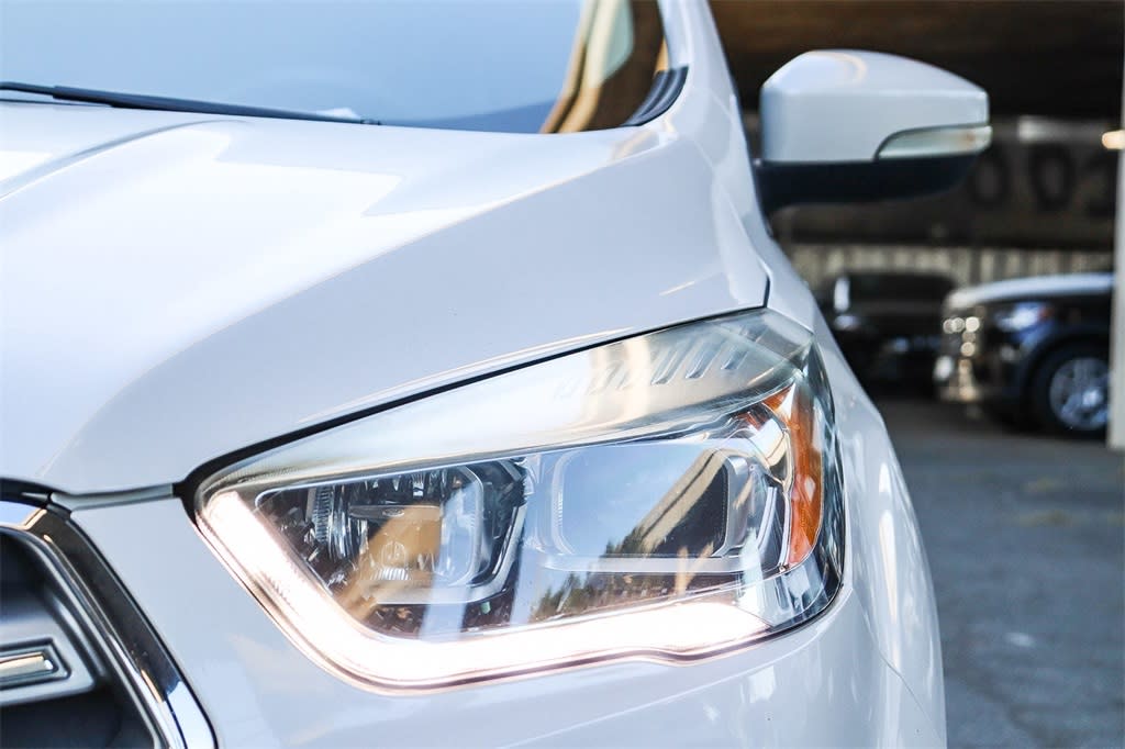 Thumbnail: 2017 Ford Escape - 18