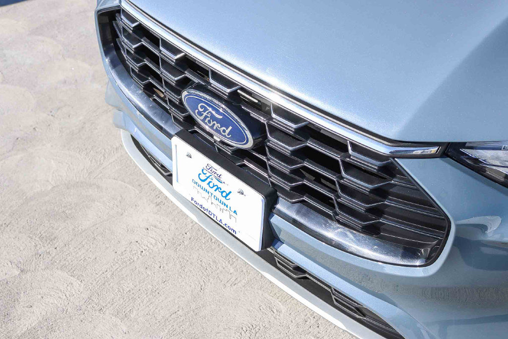 Thumbnail: 2023 Ford Escape - 6