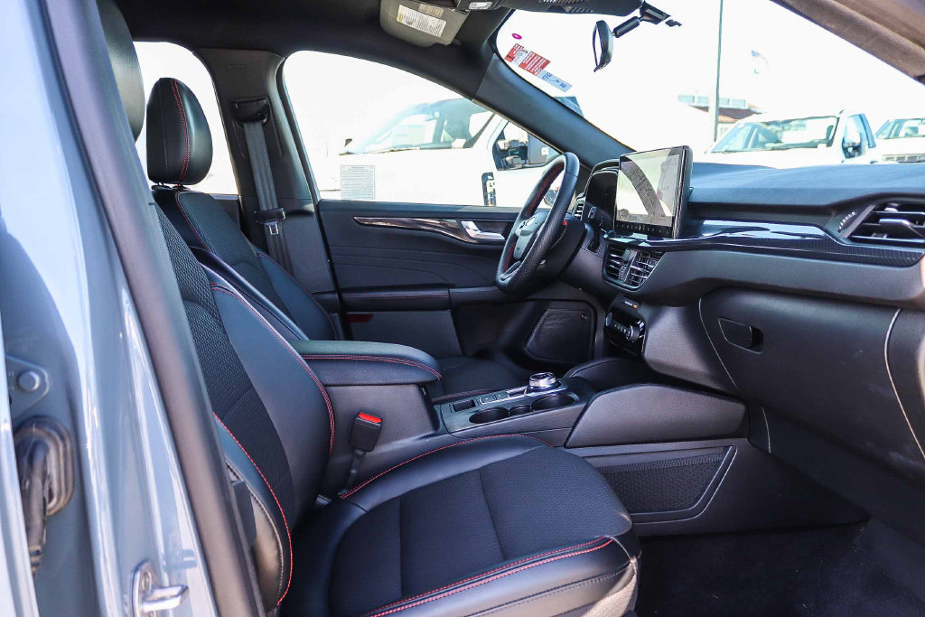 Thumbnail: 2023 Ford Escape - 10