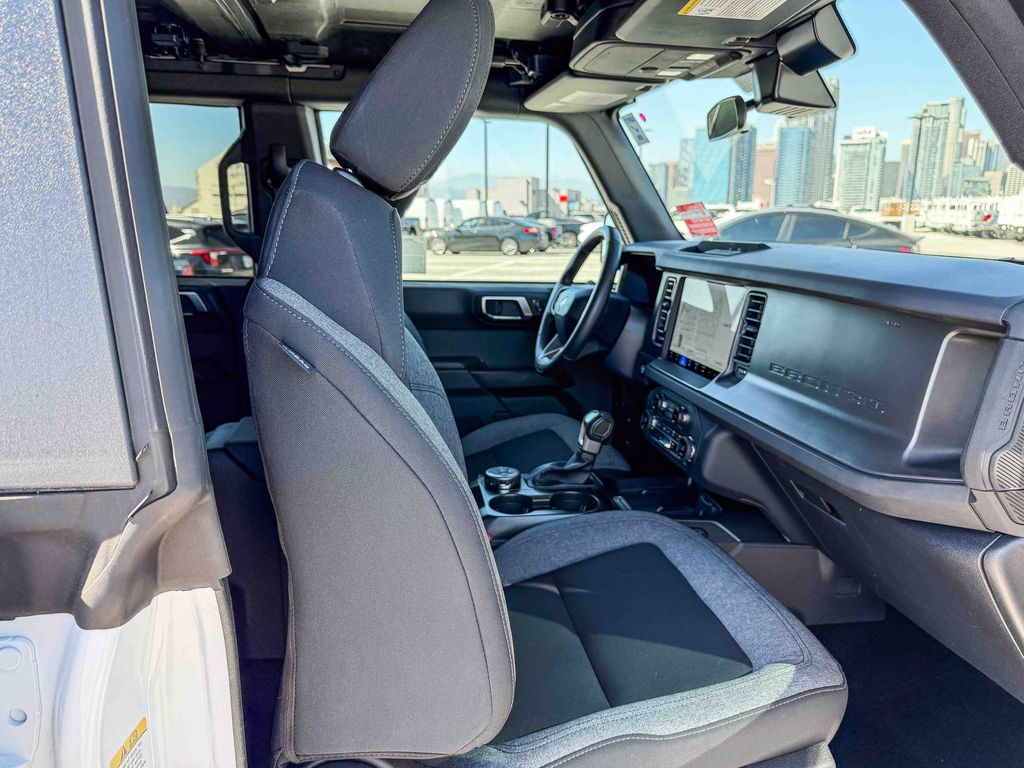 Thumbnail: 2025 Ford Bronco - 9