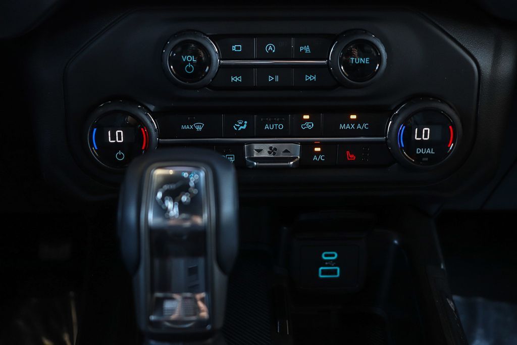Thumbnail: 2025 Ford Bronco - 23