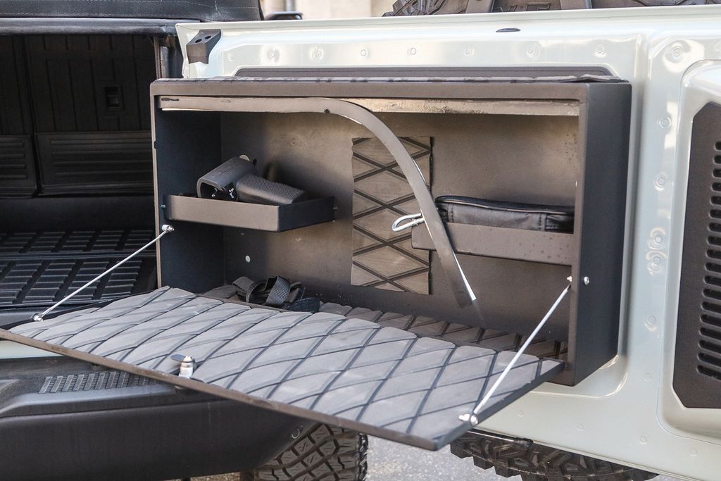 Thumbnail: 2022 Ford Bronco - 32