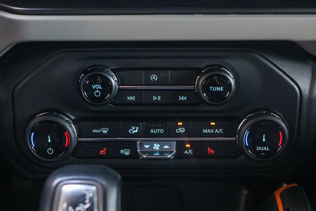 Thumbnail: 2022 Ford Bronco - 25