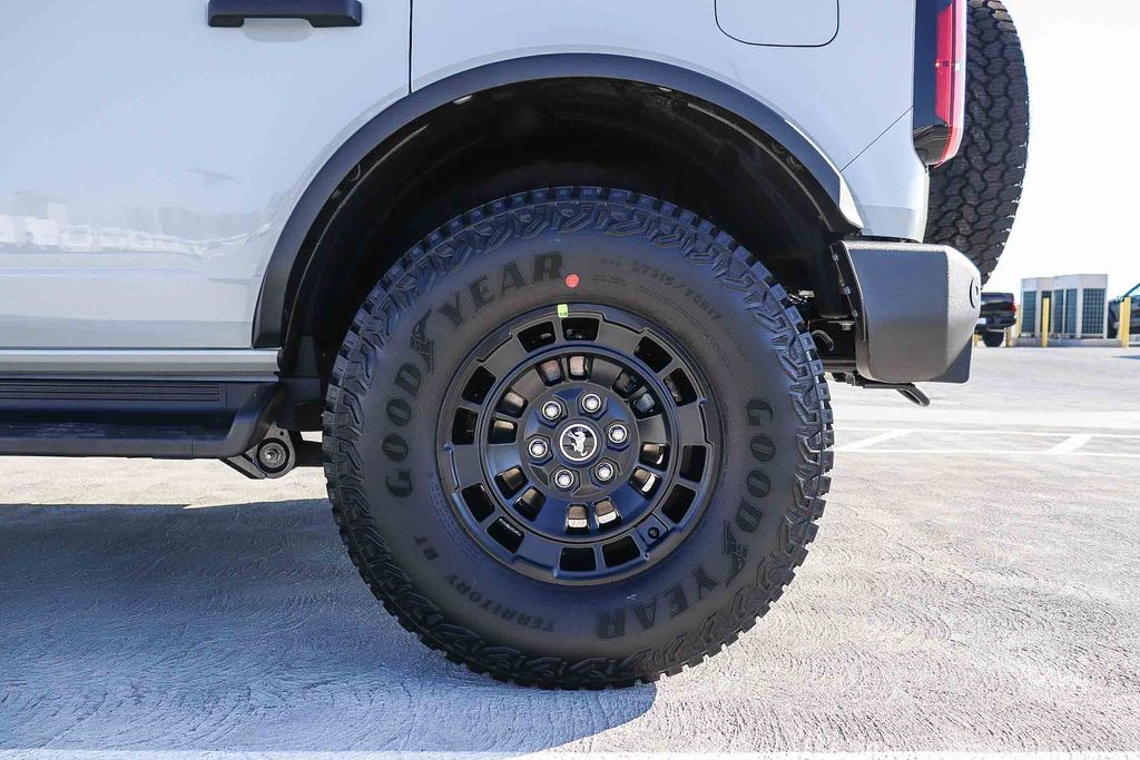 Thumbnail: 2026 Ford Bronco - 6