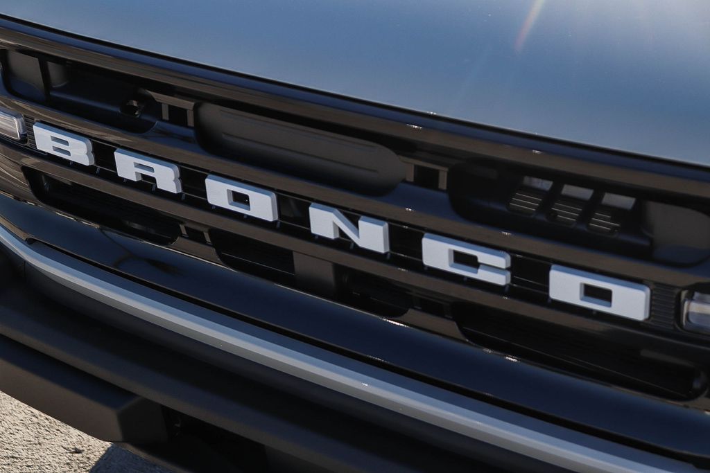 Thumbnail: 2026 Ford Bronco - 5