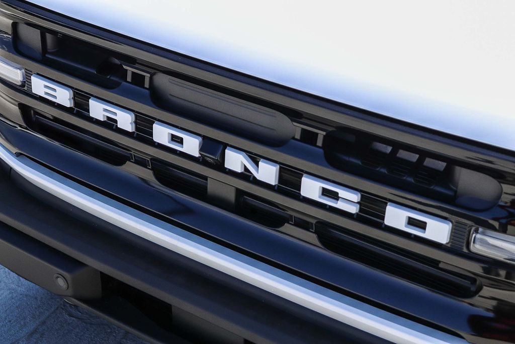 Thumbnail: 2026 Ford Bronco - 5