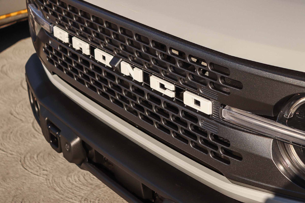 Thumbnail: 2026 Ford Bronco - 5