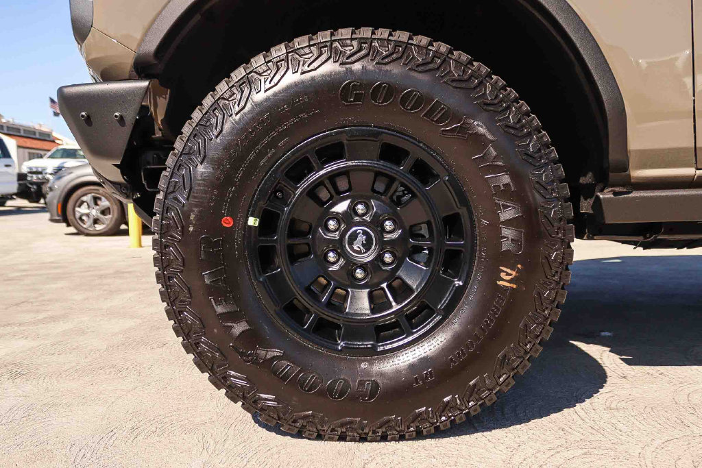 Thumbnail: 2026 Ford Bronco - 21