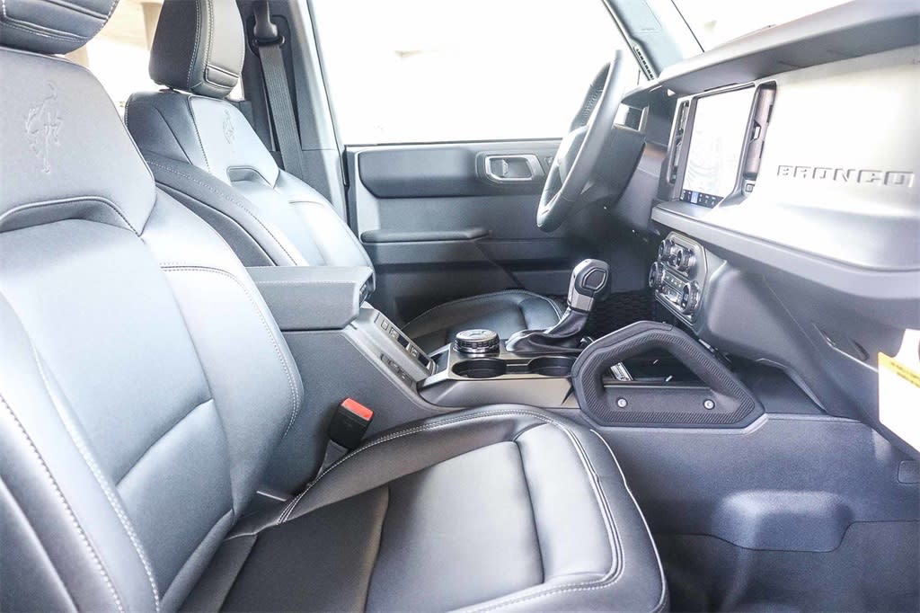 Thumbnail: 2025 Ford Bronco - 9