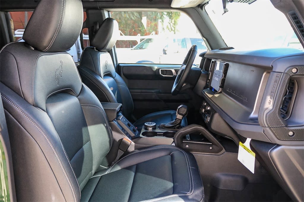 Thumbnail: 2025 Ford Bronco - 9