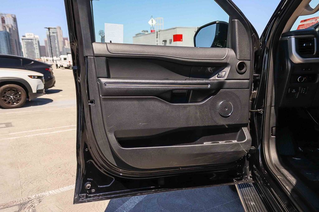 Thumbnail: 2023 Ford Expedition MAX - 25