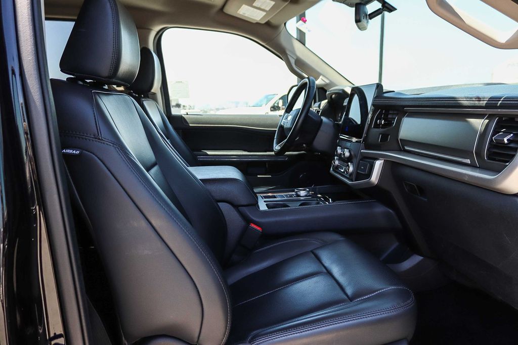 Thumbnail: 2023 Ford Expedition MAX - 10