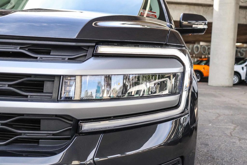 Thumbnail: 2022 Ford Expedition - 18