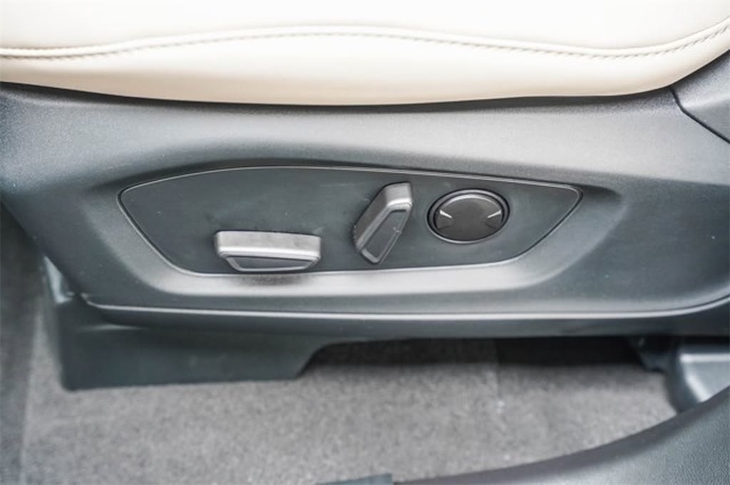 Thumbnail: 2024 Ford Explorer - 25