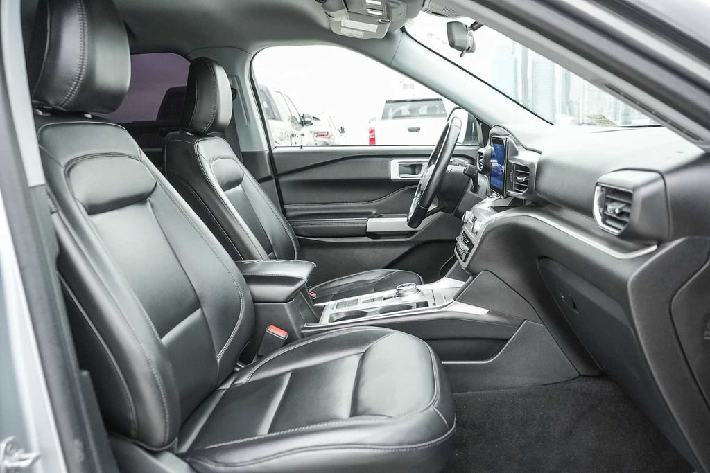 Thumbnail: 2022 Ford Explorer - 9