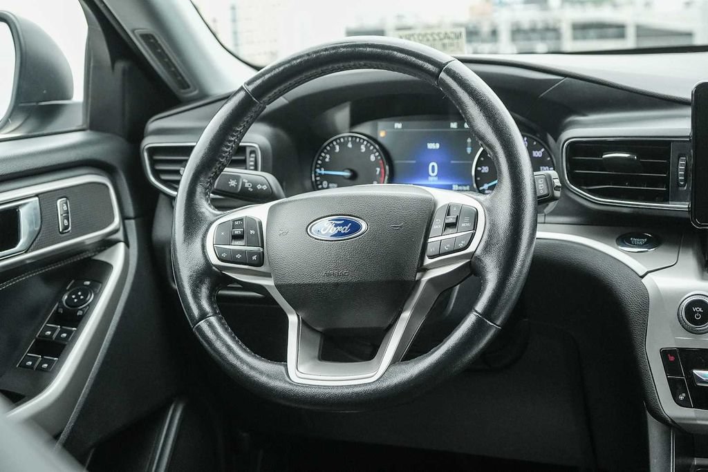 Thumbnail: 2022 Ford Explorer - 8