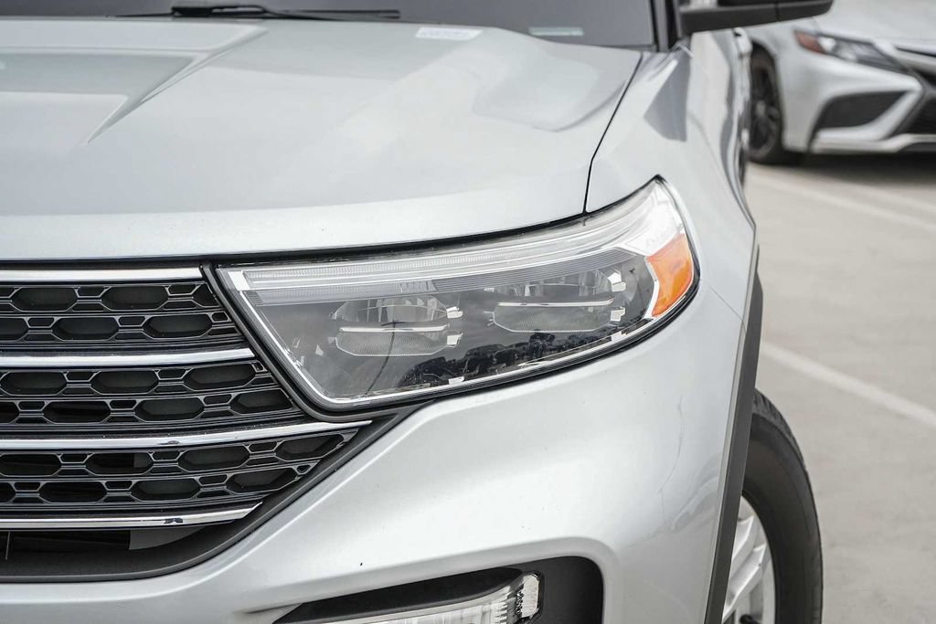 Thumbnail: 2022 Ford Explorer - 16