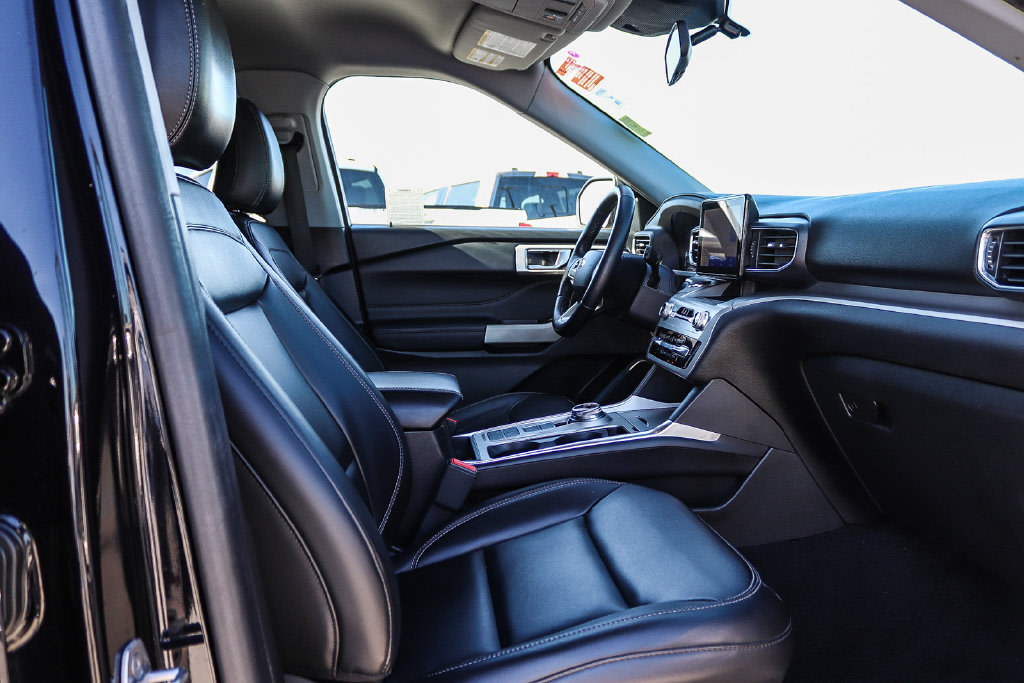Thumbnail: 2022 Ford Explorer - 9