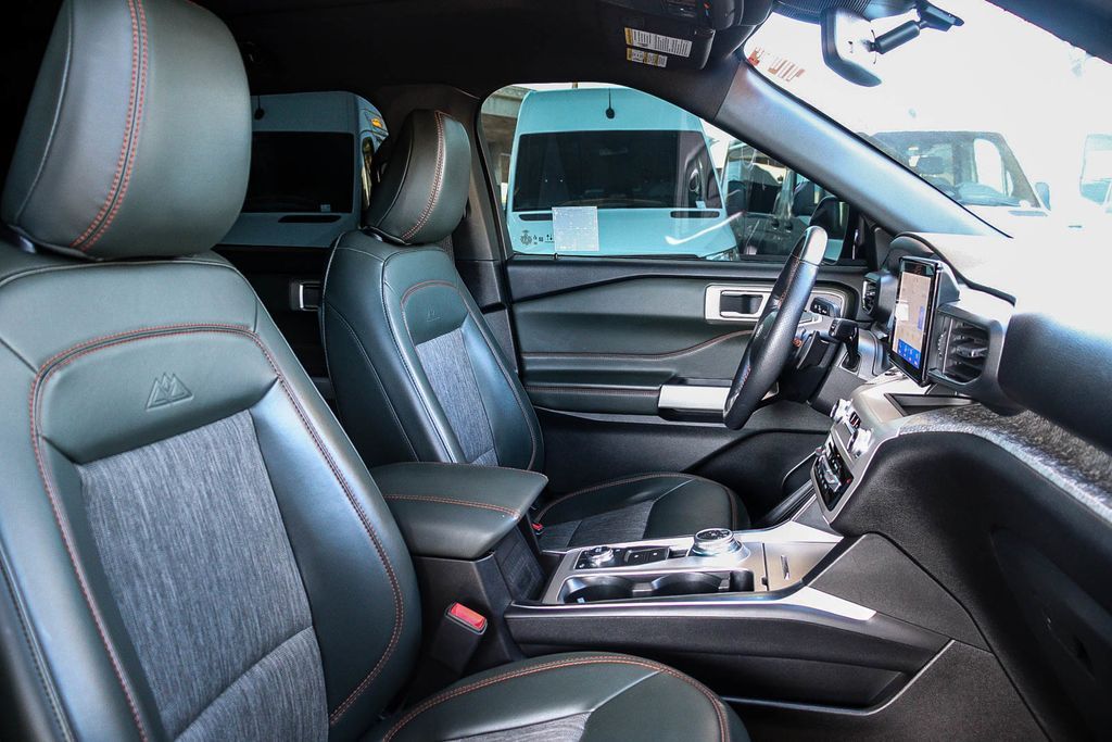 Thumbnail: 2023 Ford Explorer - 9