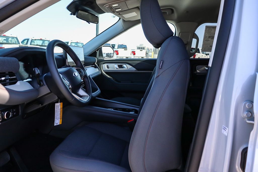 Thumbnail: 2026 Ford Explorer - 12