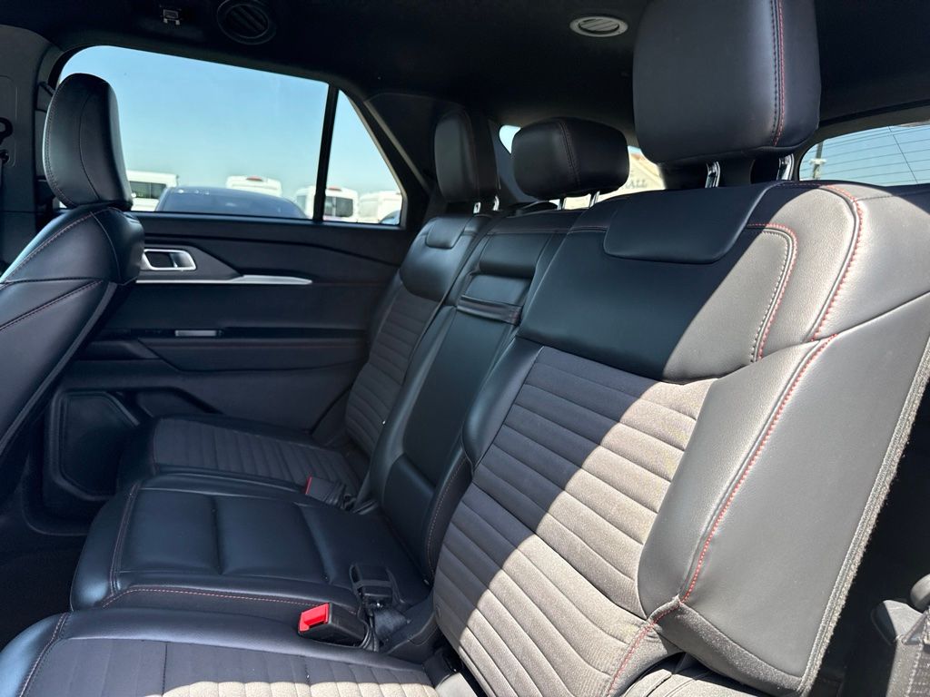 Thumbnail: 2025 Ford Explorer - 8