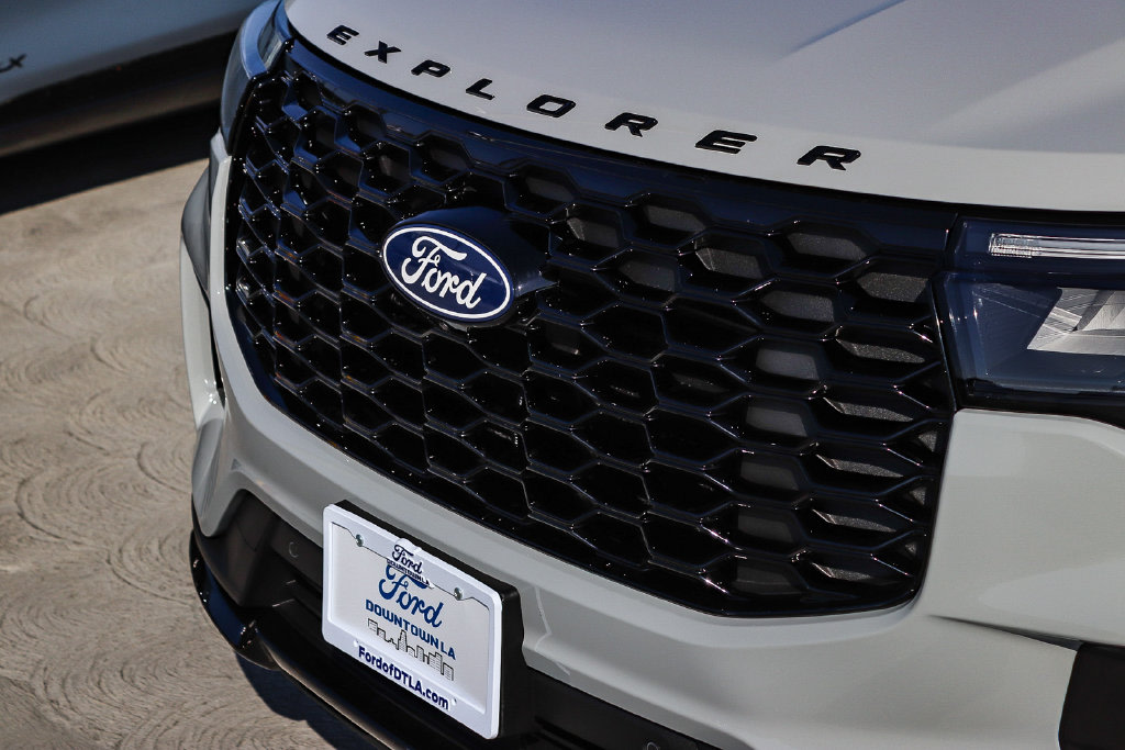 Thumbnail: 2027 Ford Explorer - 6