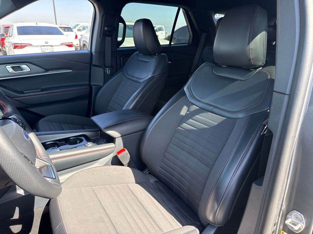 Thumbnail: 2025 Ford Explorer - 7