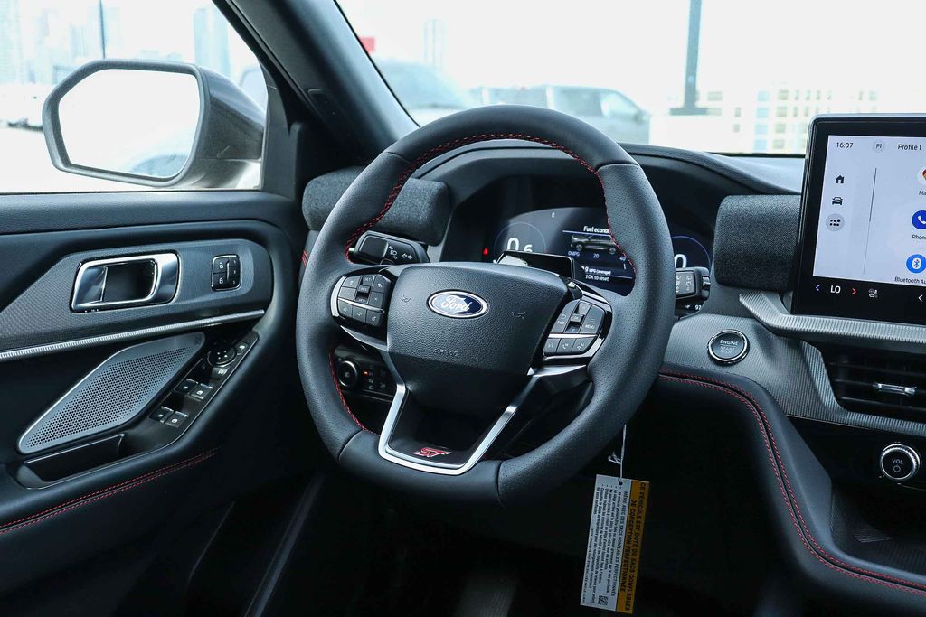 Thumbnail: 2026 Ford Explorer - 9
