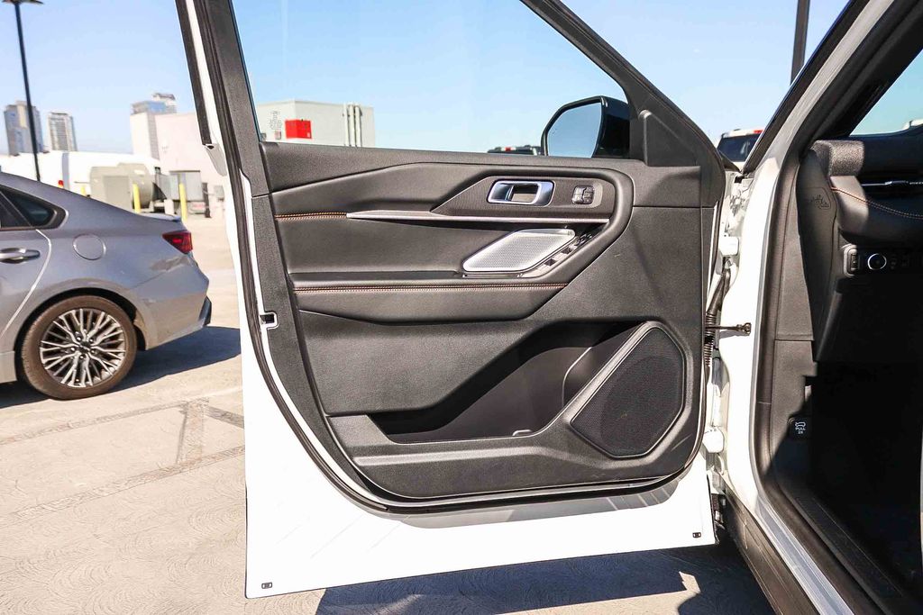 Thumbnail: 2026 Ford Explorer - 25