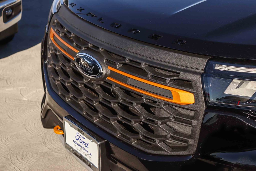 Thumbnail: 2026 Ford Explorer - 6