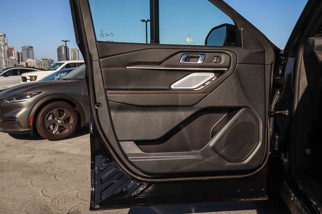 Thumbnail: 2026 Ford Explorer - 25
