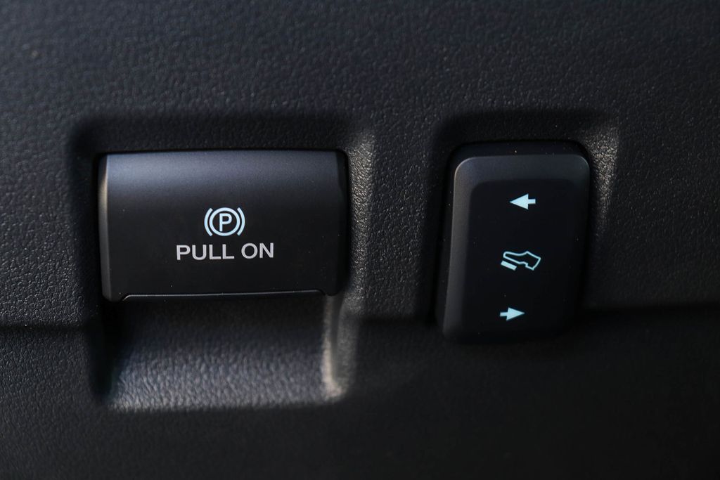 Thumbnail: 2025 Ford F-350 - 30