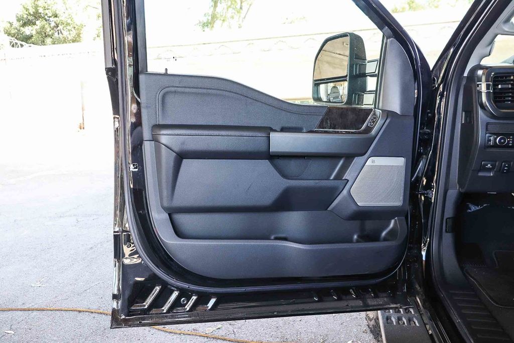 Thumbnail: 2025 Ford F-350 - 28