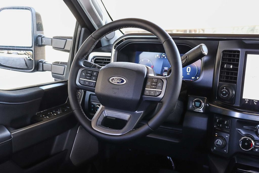 Thumbnail: 2025 Ford F-350 - 9
