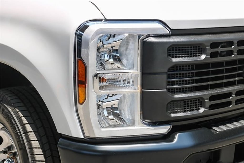 2024 Ford F-250 XL 16