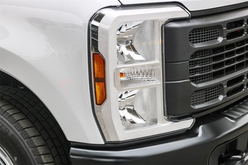 2024 Ford F-250 XL 15