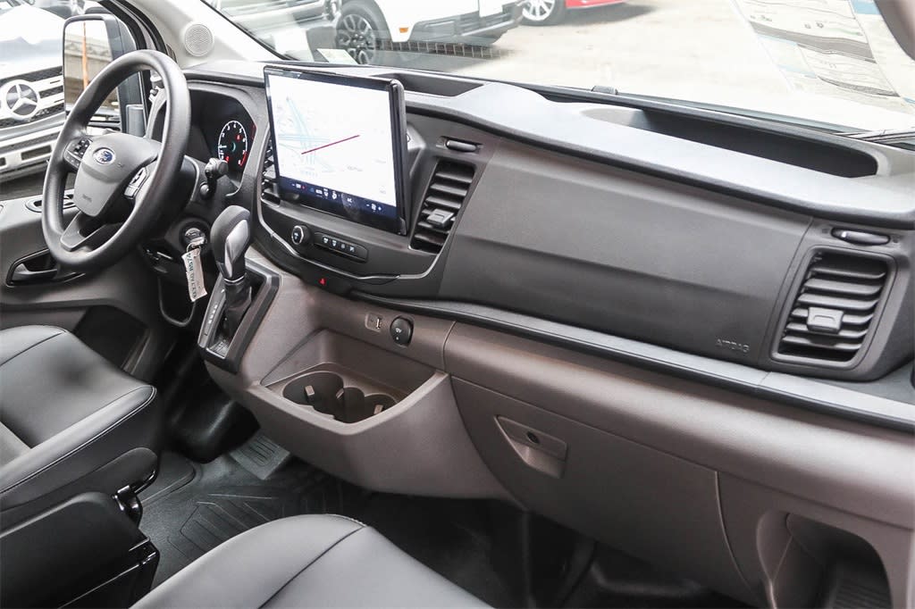 2025 Ford Transit Series 250 8