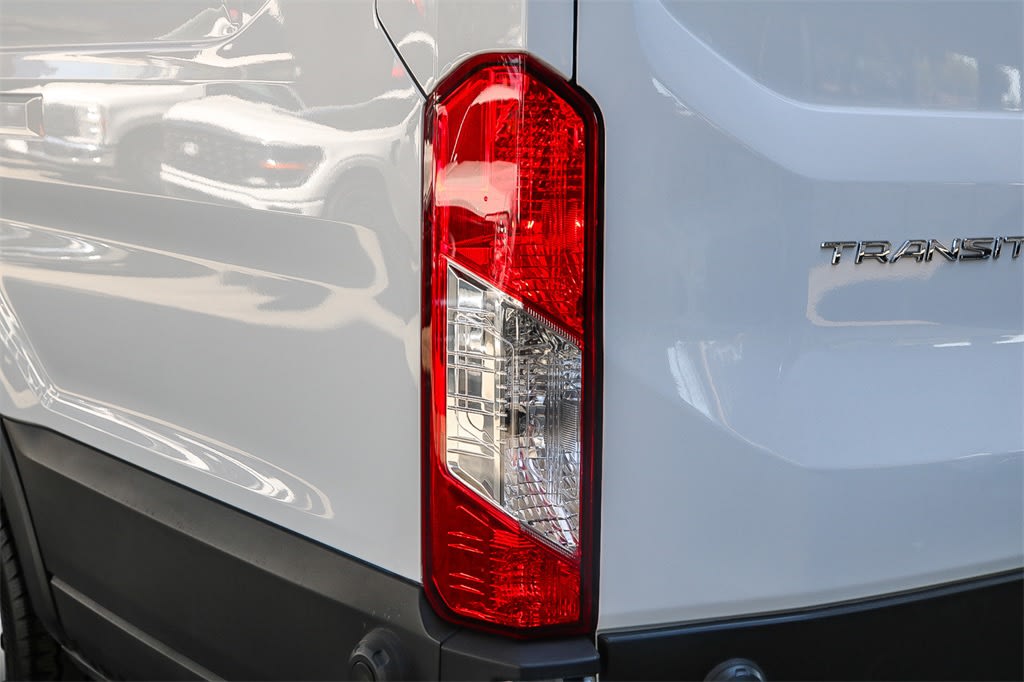 2024 Ford Transit Series 350 19