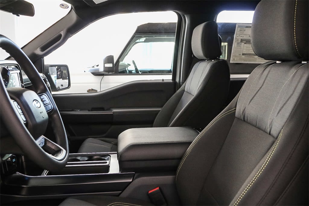 2024 Ford F-150 STX 8
