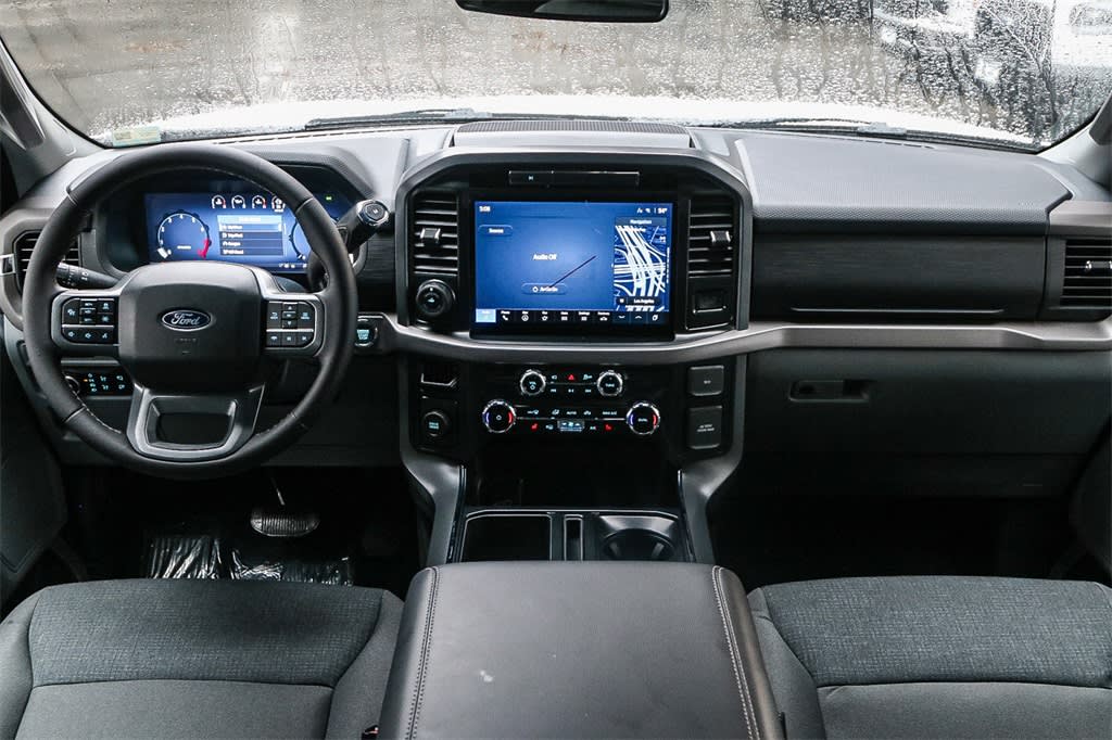 2025 Ford F-150 XLT 2