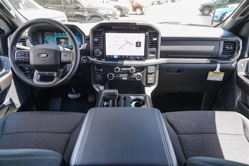2024 Ford F-150 XLT 2